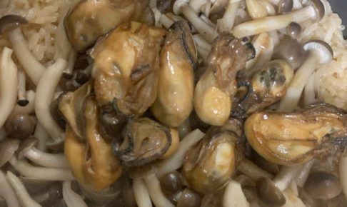 朝イチ　牡蠣の炊き込みごはん　炊飯器できたて